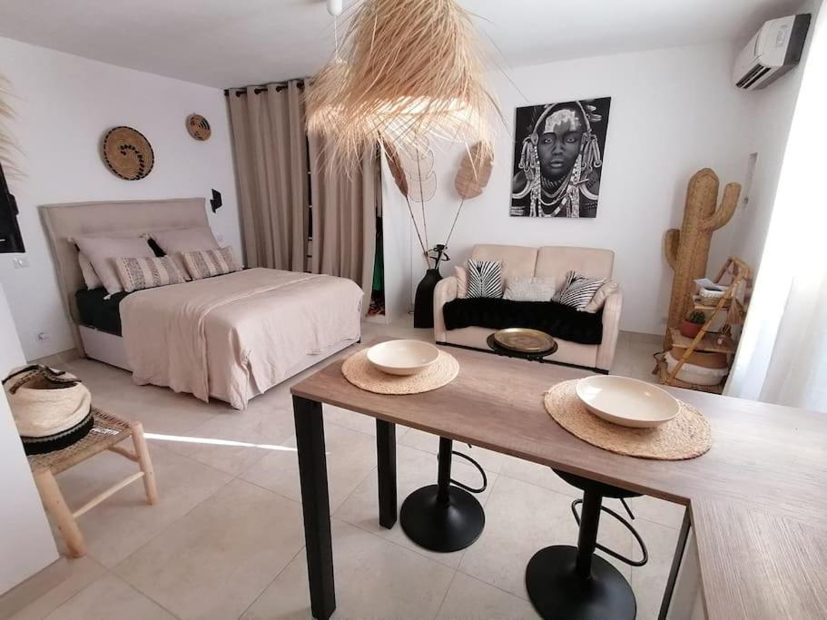 Ferienwohnung Superbe Studio Ethnique Hyères Exterior foto