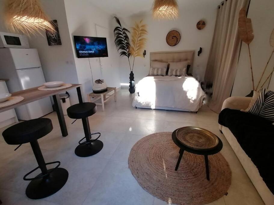 Ferienwohnung Superbe Studio Ethnique Hyères Exterior foto